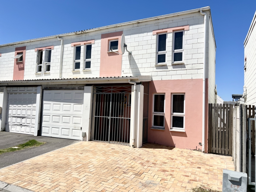 3 Bedroom Property for Sale in Ruyterwacht Western Cape